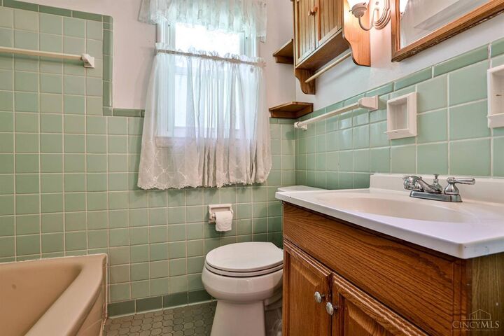 Property Photo: 8609 Wicklow Avenue OH 45236