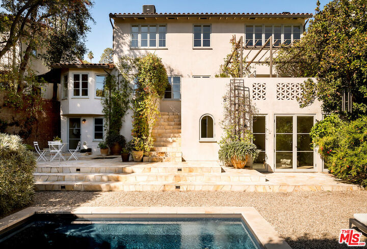 2252 Kenilworth Ave  Los Angeles CA 90039 photo