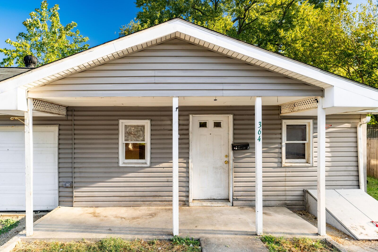 Property Photo: 364 Barnes Avenue OH 43113