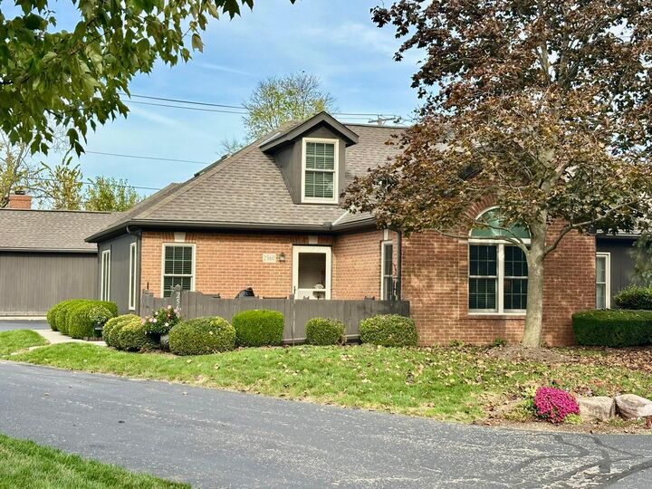 Property Photo: 2560 Trotterslane Drive OH 43235