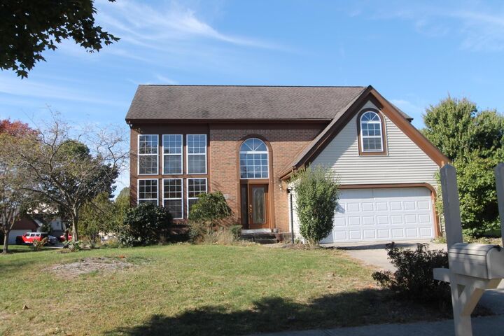 Property Photo: 817 Dunvegan Circle OH 43147