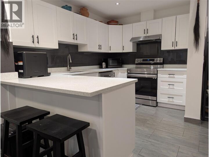 1915 Pacific Court 401  Kelowna BC V1Y 8B3 photo