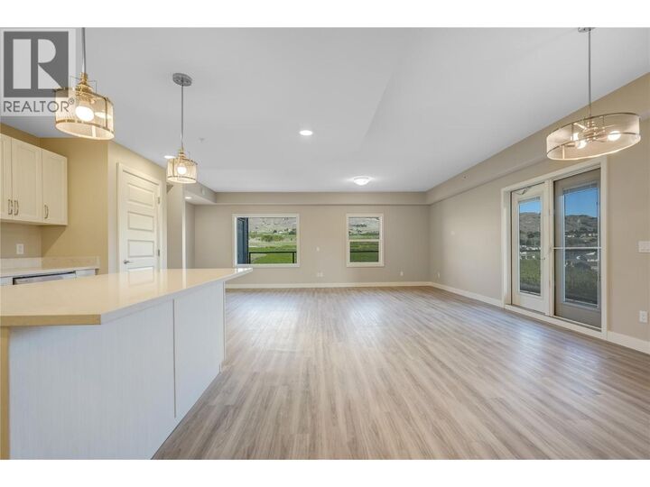 Photo de la propriété: 5640 51st Street 408 BC V0H 1V6