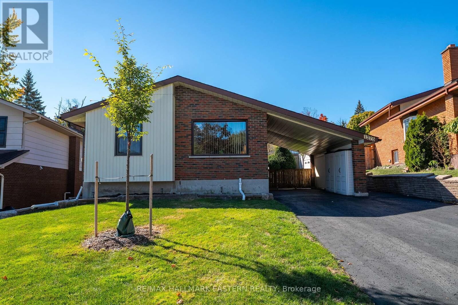 Property Photo: 1275 Hopewell Avenue ON K9H 6T2