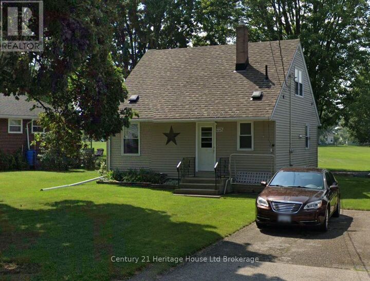 Property Photo:  225 Algonquin Drive  ON N0M 1Y0 