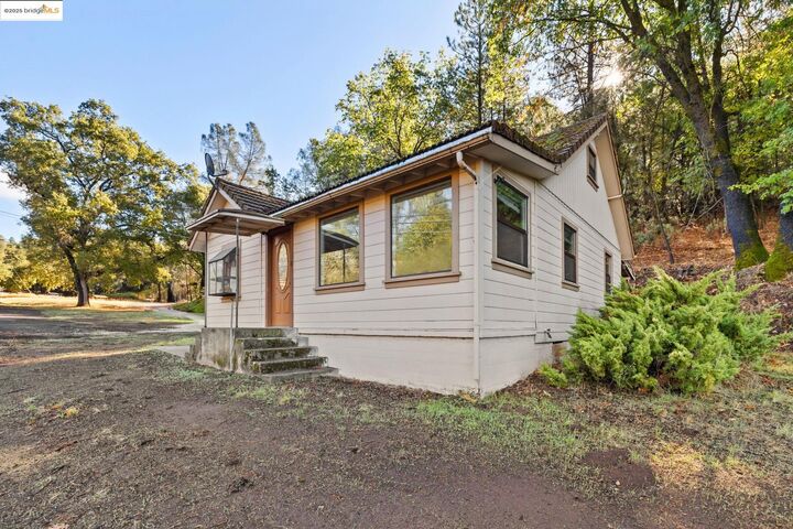 Property Photo:  15895 Morris Rd  CA 95370 