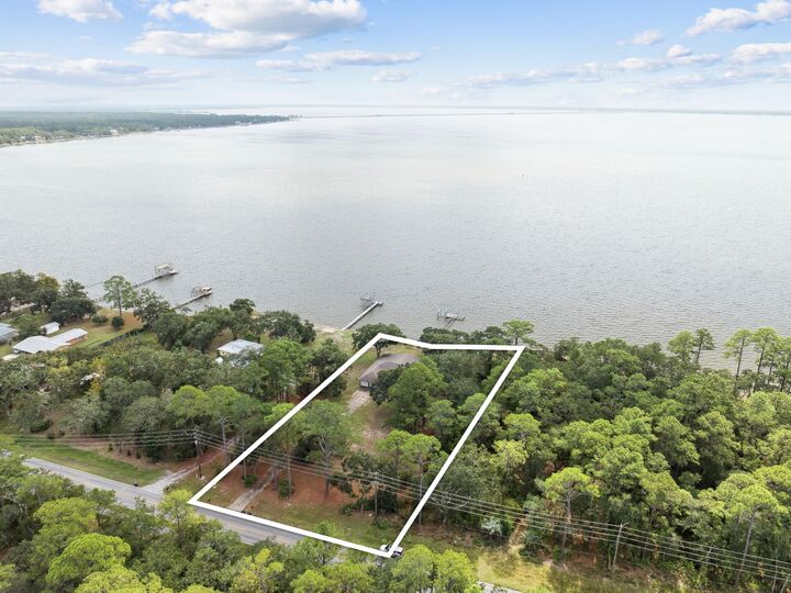 Property Photo: 4560 W Co Hwy 83A FL 32439