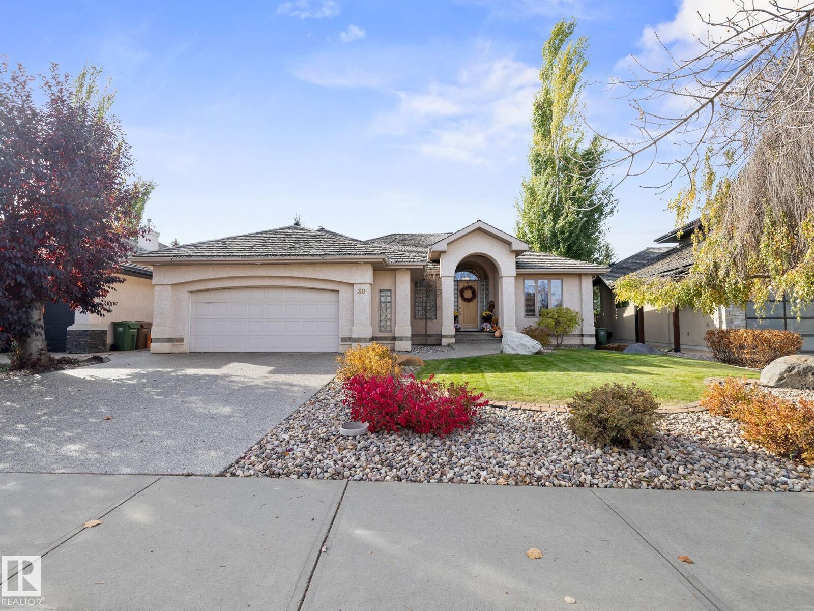 Property Photo: 30 Kingsbury Crescent AB T8N 6W6