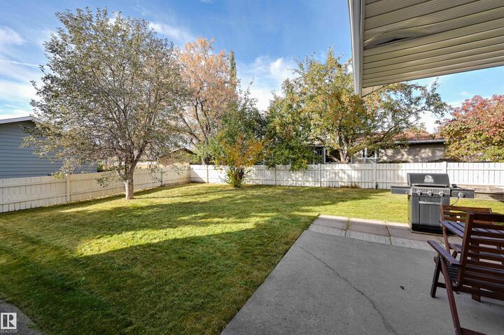Property Photo: 10420 18 Avenue NW AB T6J 4Z7