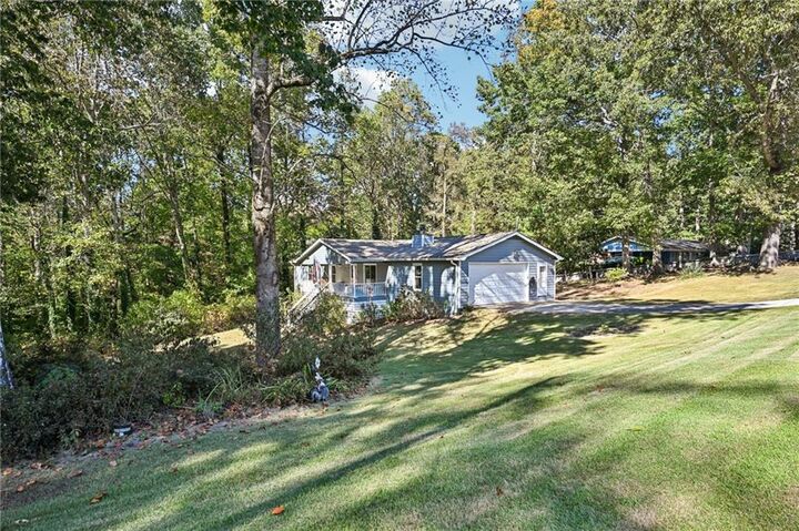 Property Photo: 1135 W Roberts Drive GA 30518