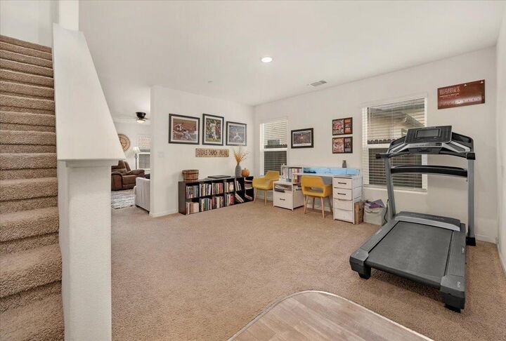 Property Photo:  5566 W Farrin Avenue  CA 93722 