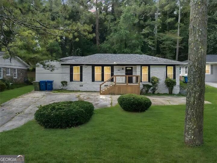 Property Photo:  1901 Windsor Drive SW  GA 30311