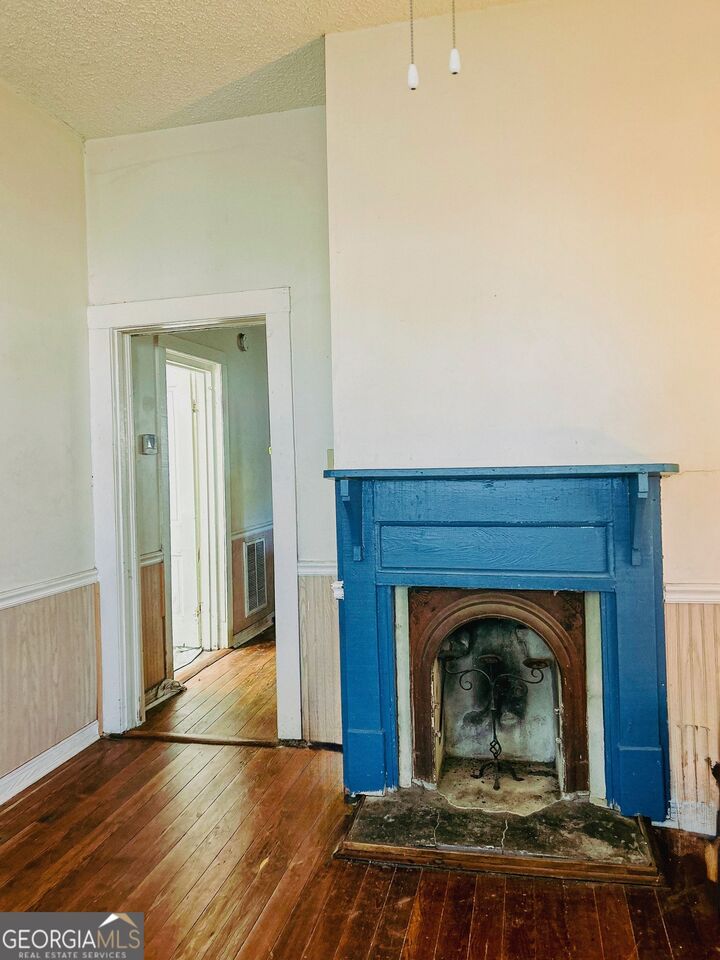 Property Photo:  2123 Ellis Street  GA 31520 