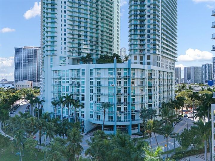 Property Photo: 1900 N Bayshore Dr 706 FL 33132