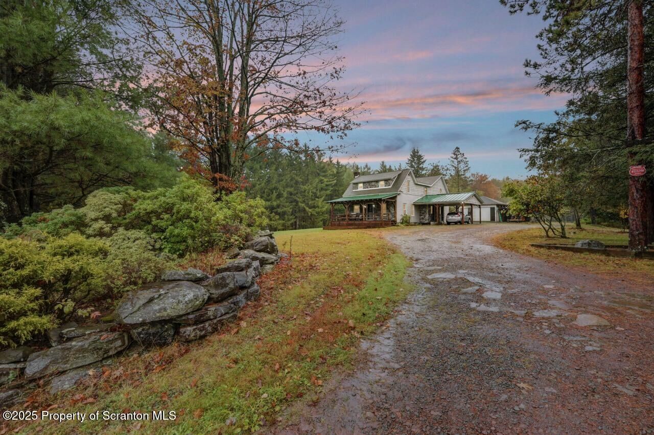 Property Photo:  279 Union Mill Road  PA 18424 