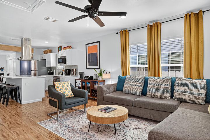 Property Photo:  1602 Luzon Street  TX 77009 