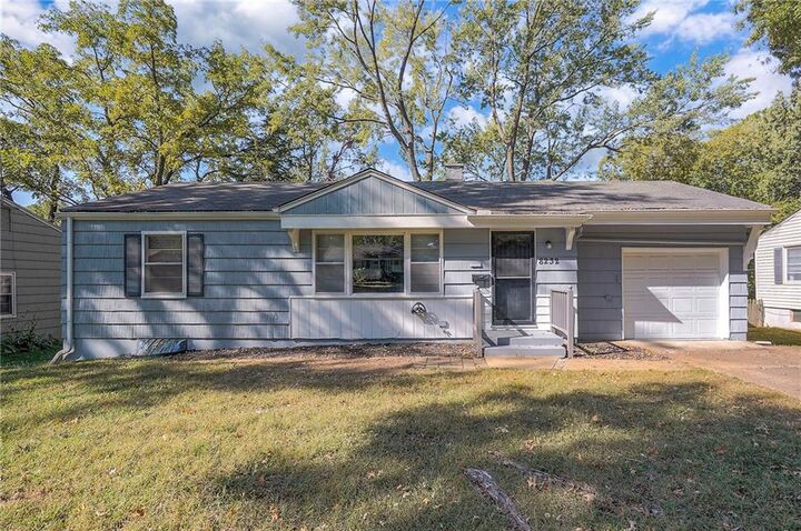 8232 Jarboe Street  Kansas City MO 64114 photo