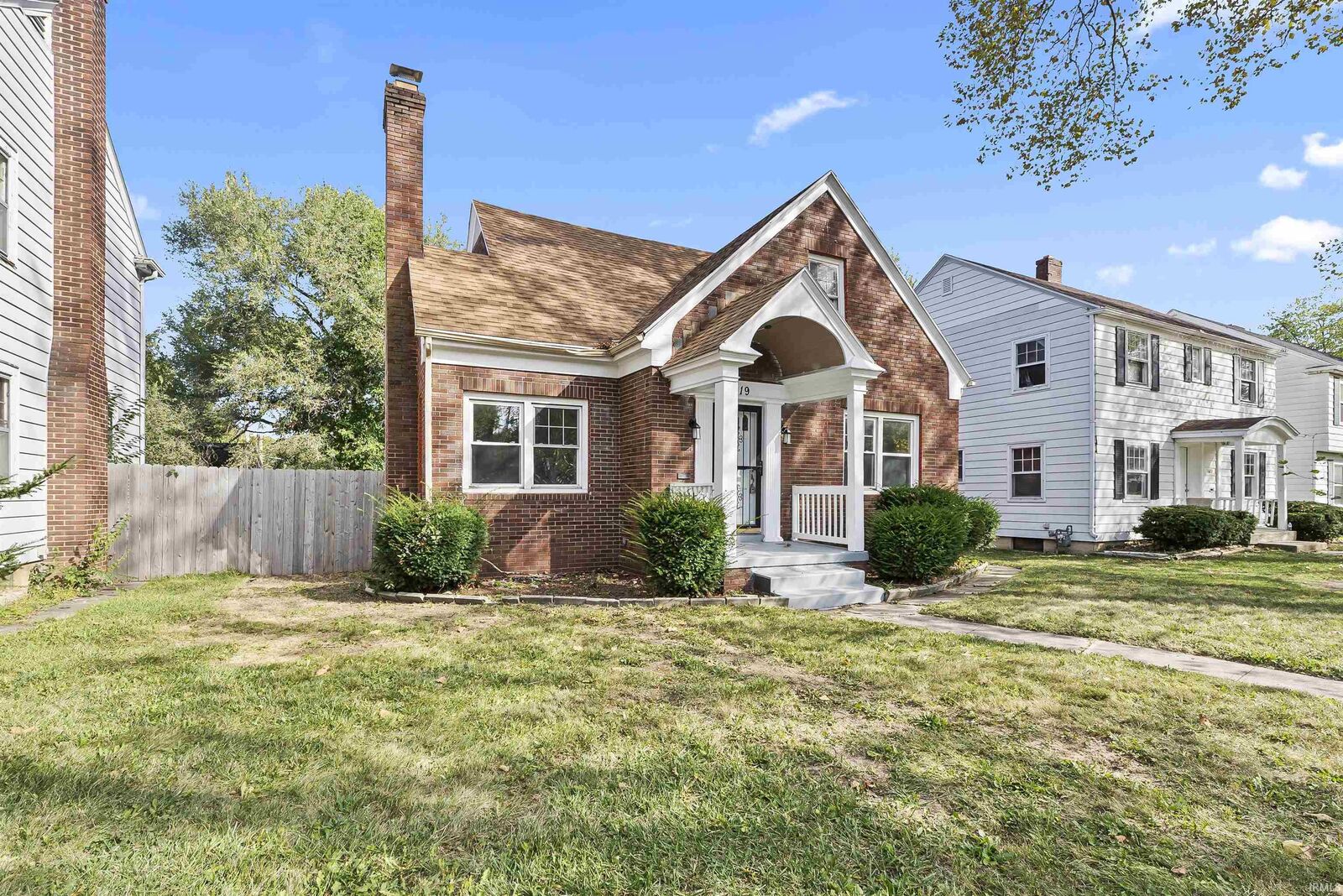 Property Photo: 1019 E Rudisill Boulevard IN 46806-1890