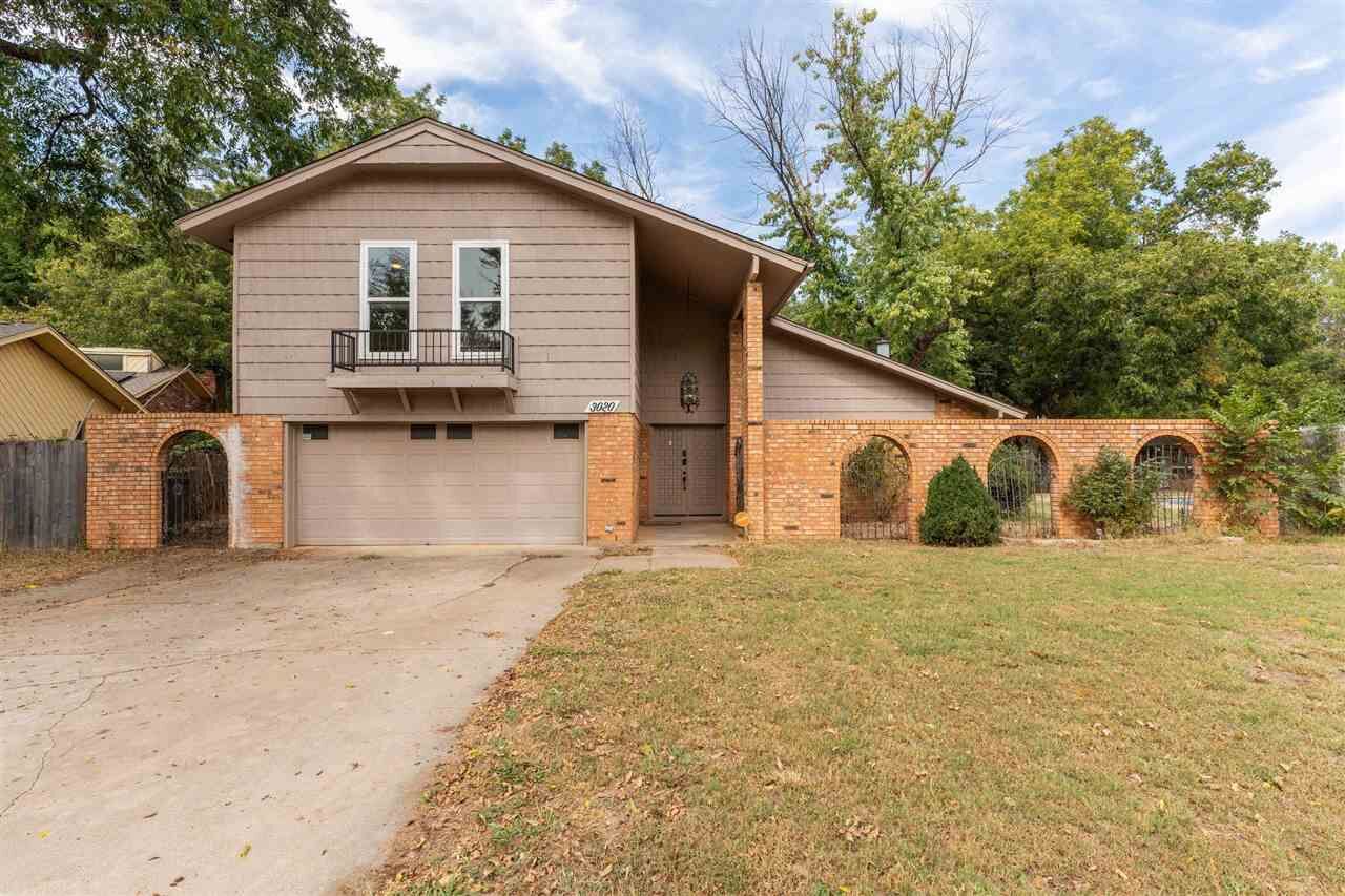 Property Photo:  3020 NE Kingsbriar Dr  OK 73507