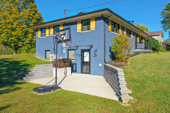 Property Photo:  735 Owen Street  KY 40741 