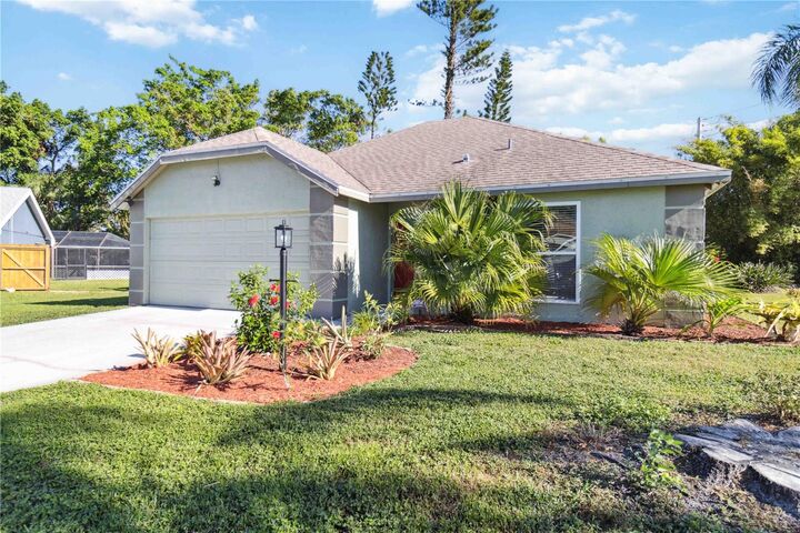 Property Photo: 3509 65th Avenue Circle E FL 34243