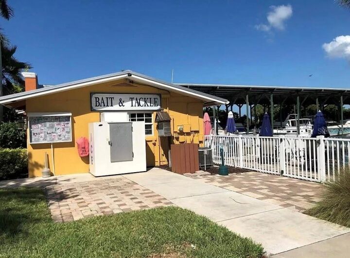Property Photo: 570 Blackburn Point Road 35 FL 34229