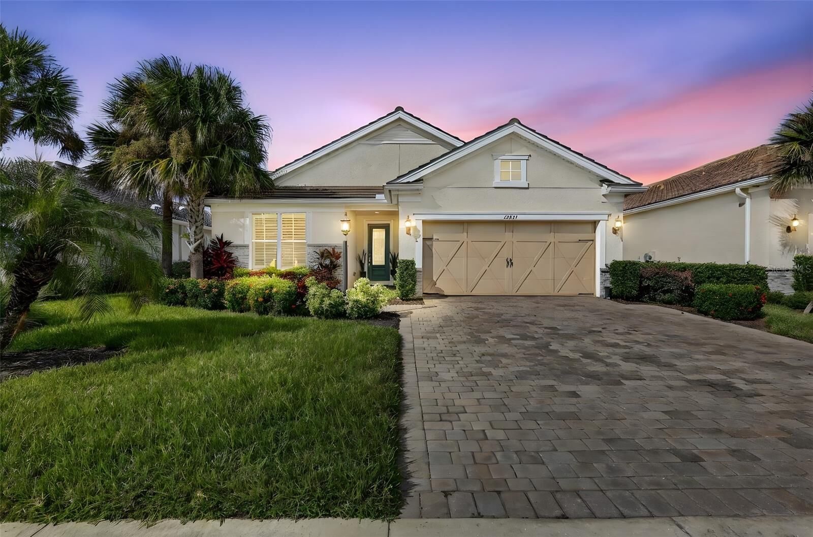 Property Photo: 12011 Blue Hill Trail FL 34211