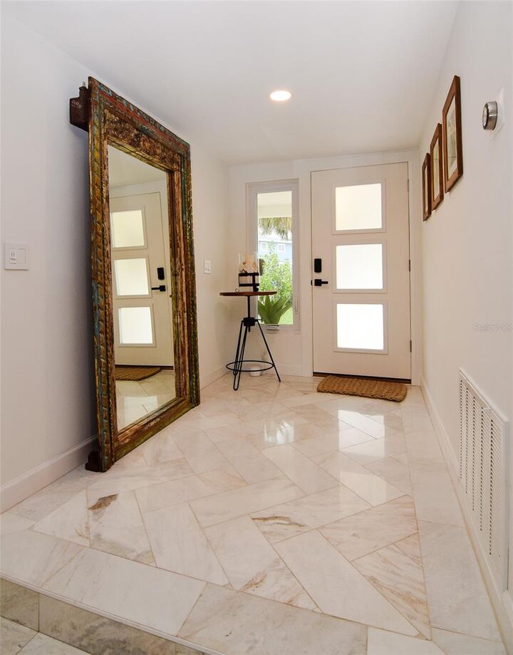 Property Photo: 6946 Bougainvilla Avenue S FL 33707