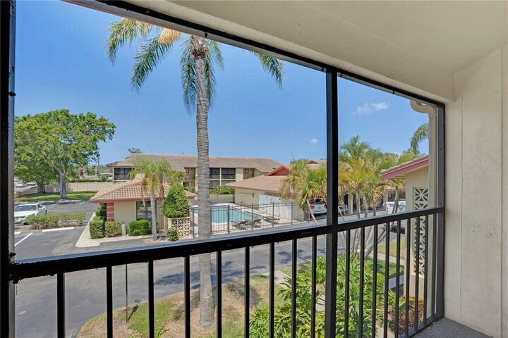 Property Photo: 2415 Bayshore Gardens Parkway 8 FL 34207