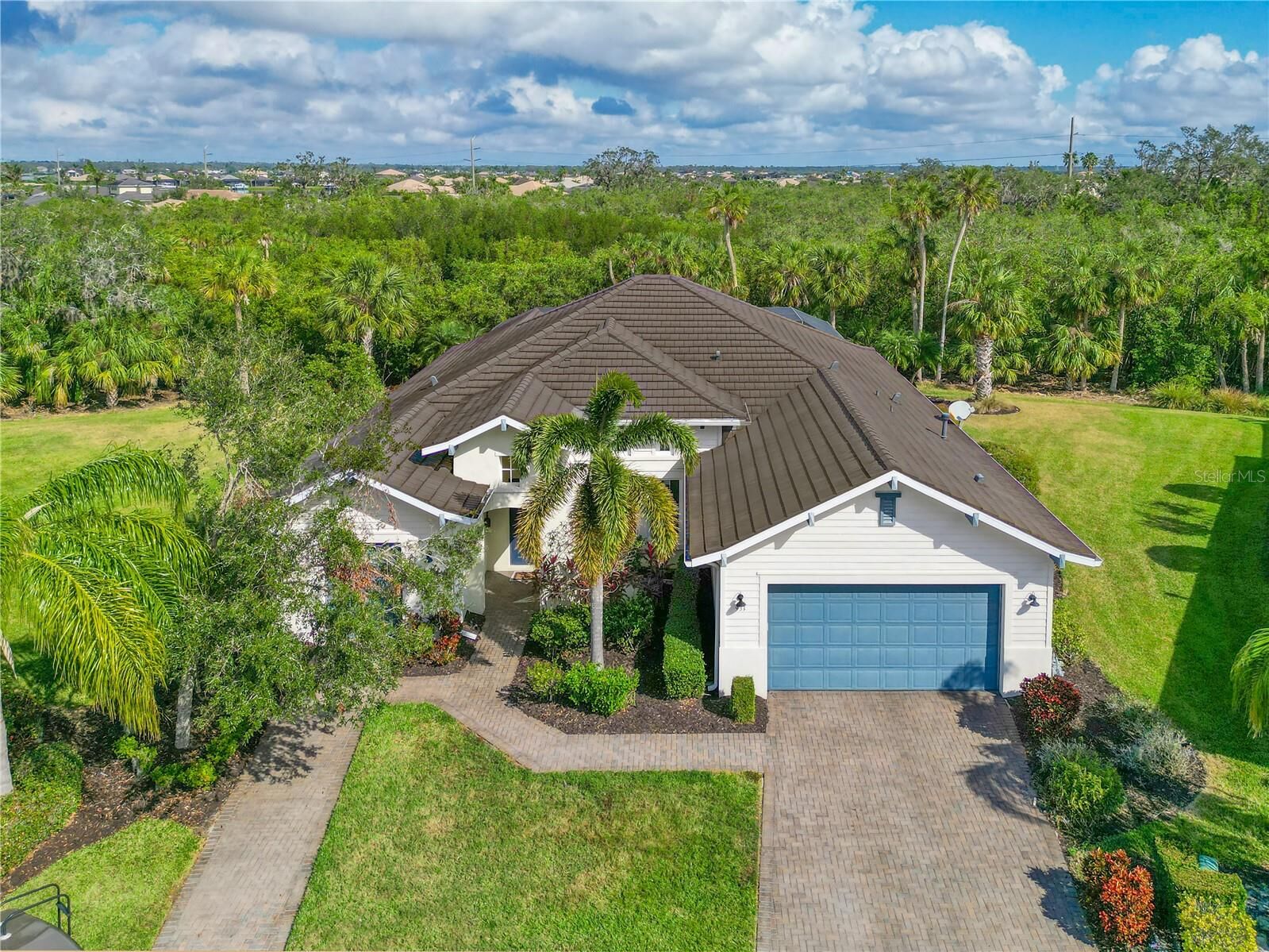 Property Photo:  931 Mangrove Edge Court  FL 34208 