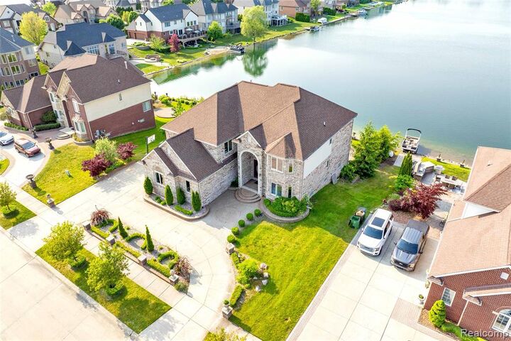 Property Photo:  4303 S Lake Lane  MI 48316 4049