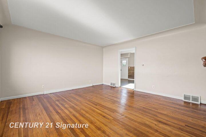 Property Photo: 3433 Court Street MI 48602