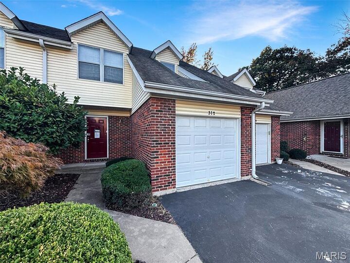312 Crown Colony Court F  St Peters MO 63376 photo