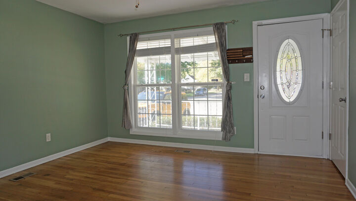 Property Photo: 1404 Fall River Road MI 48198