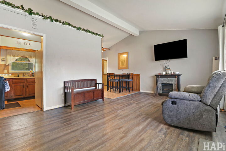 Property Photo: 1711 Beechnut Drive IL 60051