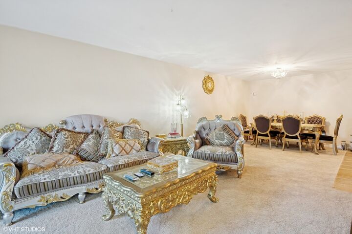 Property Photo:  600 Naples Court 107  IL 60025