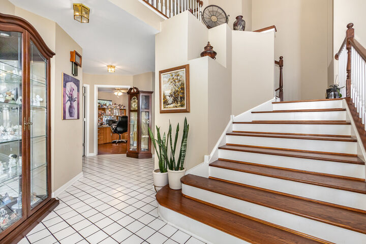 Property Photo: 1334 Richmond Lane IL 60103