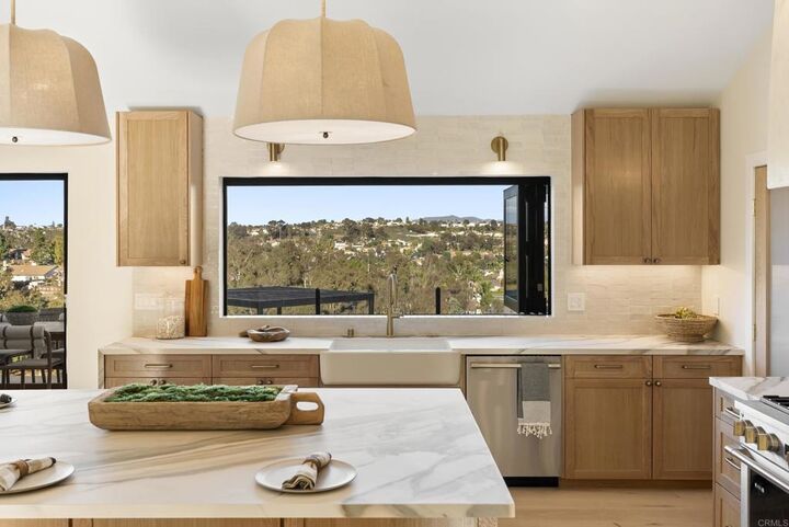 3920 Holly Brae  Carlsbad CA 92008 photo