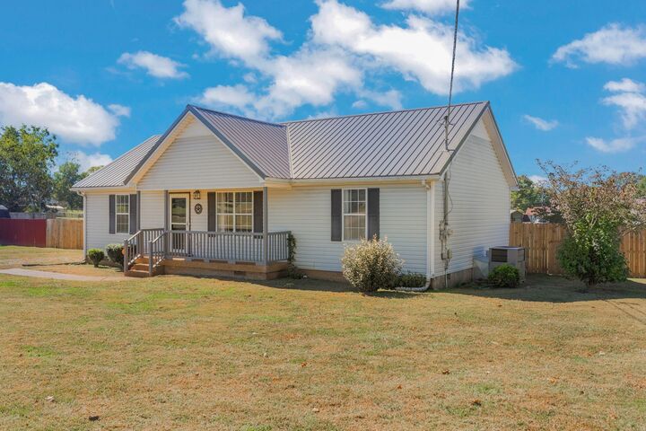 Property Photo: 3869 Hearthstone Dr TN 37034