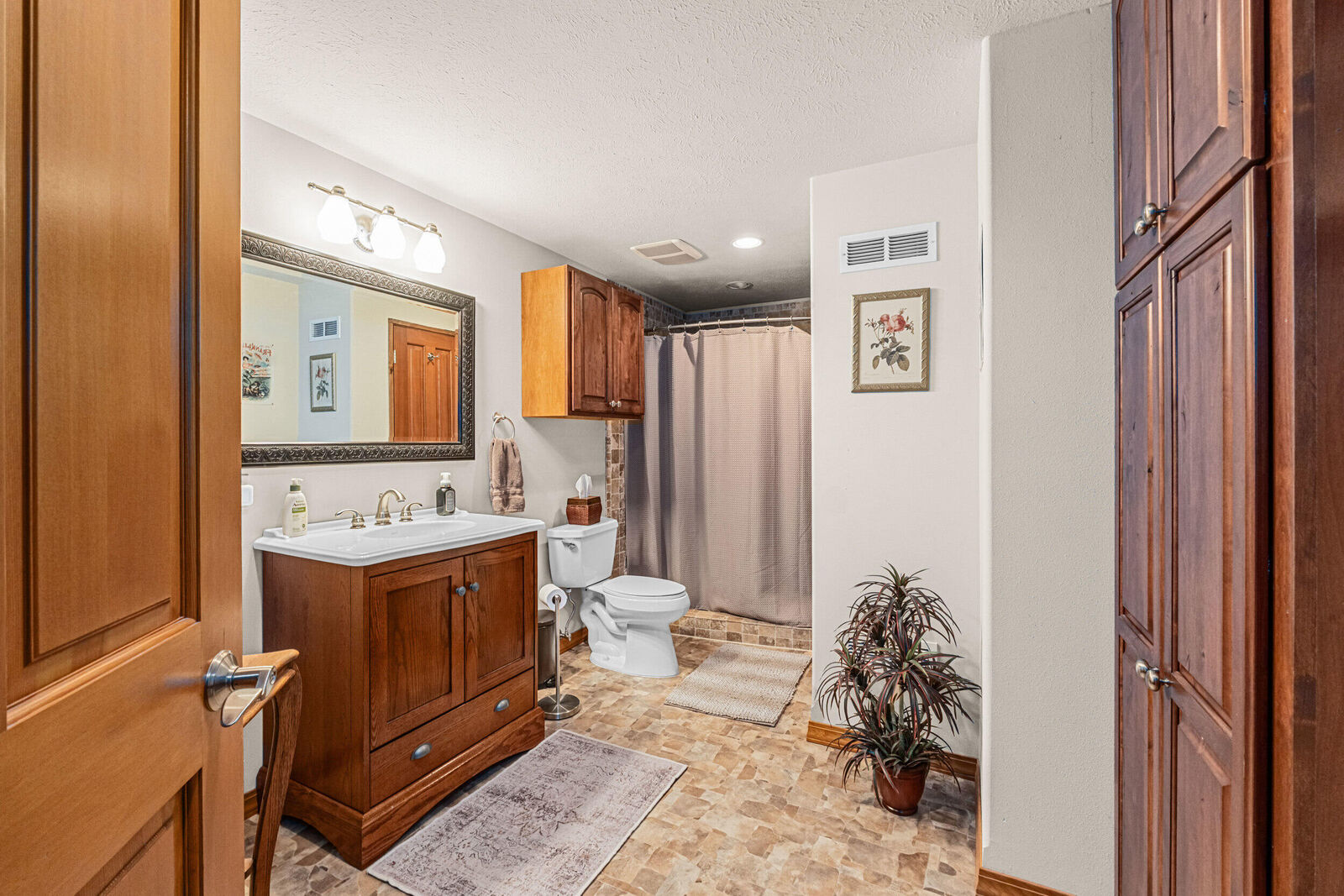 Property Photo: 639 Palmer Ln WA 99109