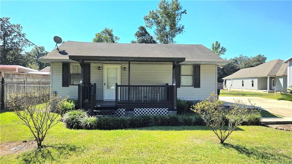Property Photo: 113 Apricot Street LA 70037