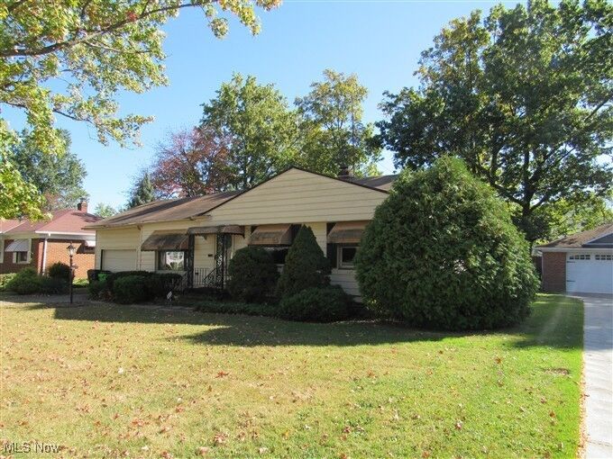 Property Photo:  19400 Mayfair Lane  OH 44128 