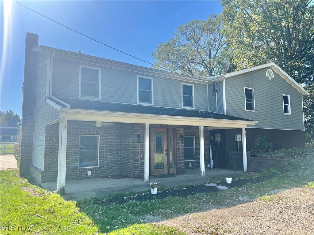 Property Photo: 3827 Housel Craft Road OH 44491
