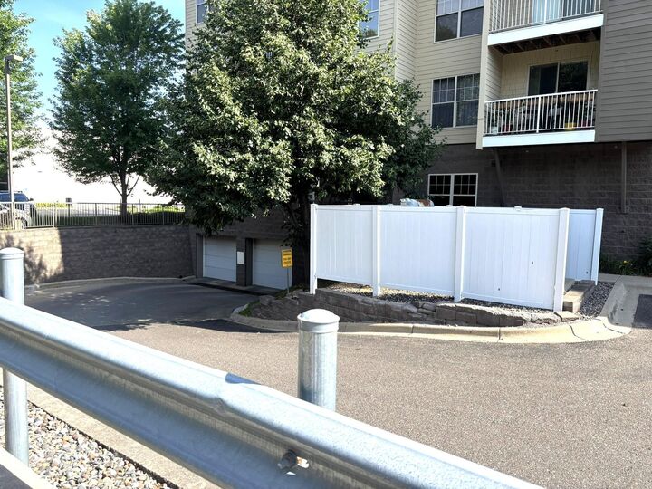 Property Photo:  2900 University Avenue SE 411  MN 55414 