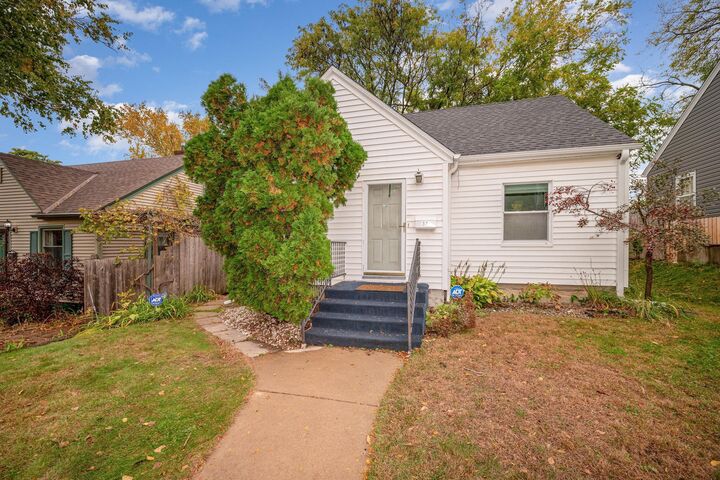 37 Queen Avenue S  Minneapolis MN 55405 photo
