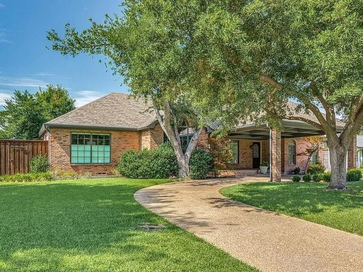 Property Photo: 6515 Northport Drive TX 75230