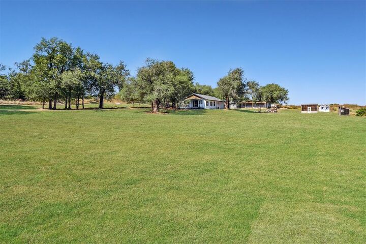 Property Photo: 1426 County Road 1350 OK 73018
