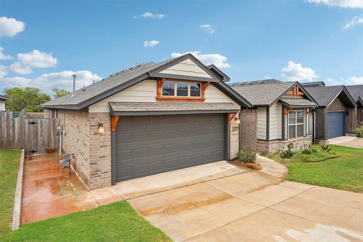 Property Photo: 3729 Alta Vista Drive OK 73069
