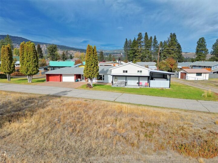 Property Photo: 437 Parsons Avenue BC V0X 1W0