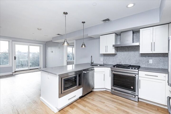Property Photo:  150 W. Broadway 418  MA 02127 